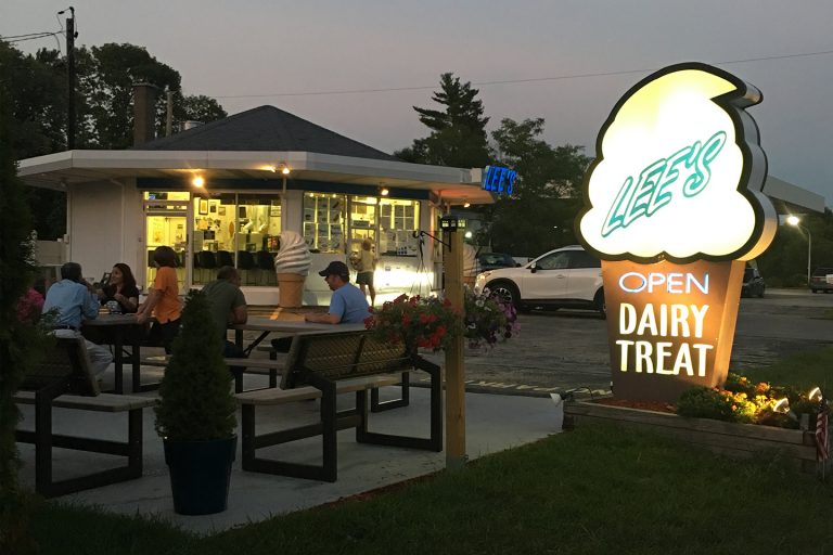 Lee’s Dairy Treat